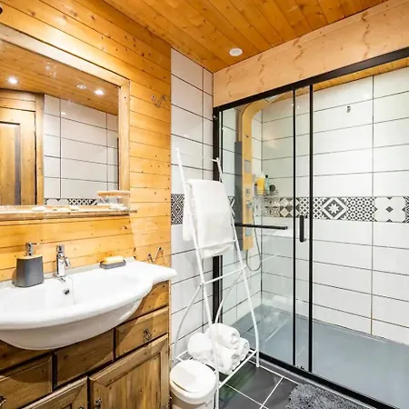 Chez Malou Hugo Apartment *