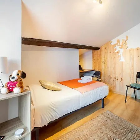 Chez Malou Hugo Apartment